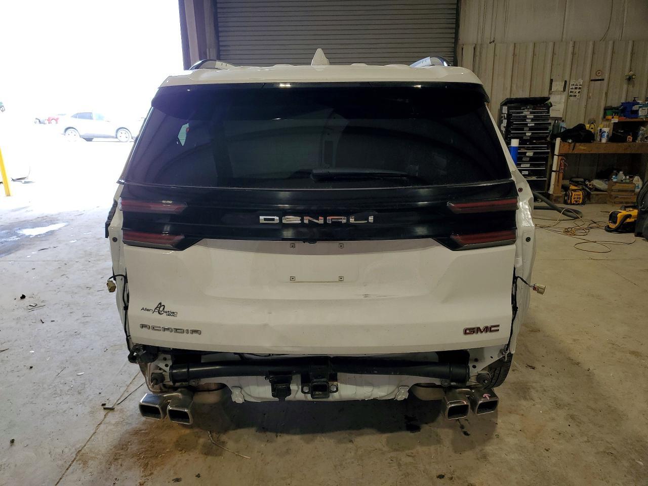 2024 GMC Acadia Denali