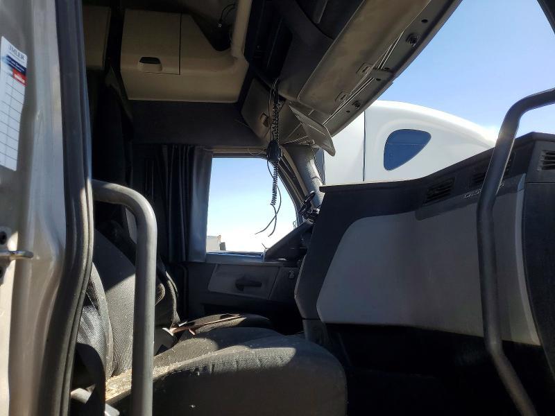 2020 Freightliner Cascadia 126 Semi Truck