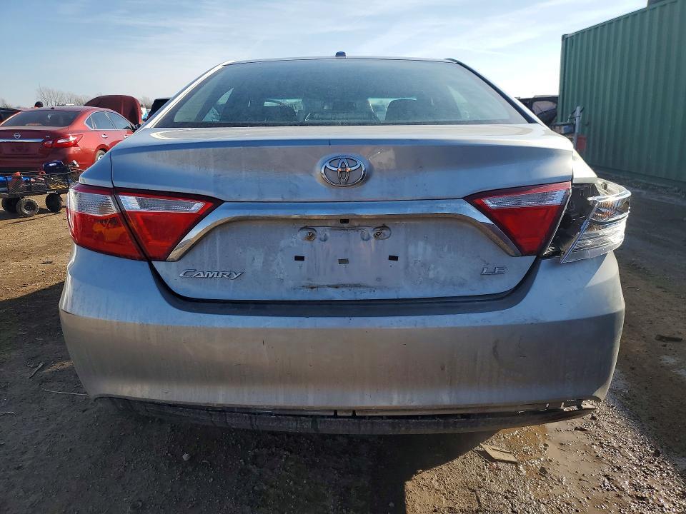 2016 Toyota Camry le