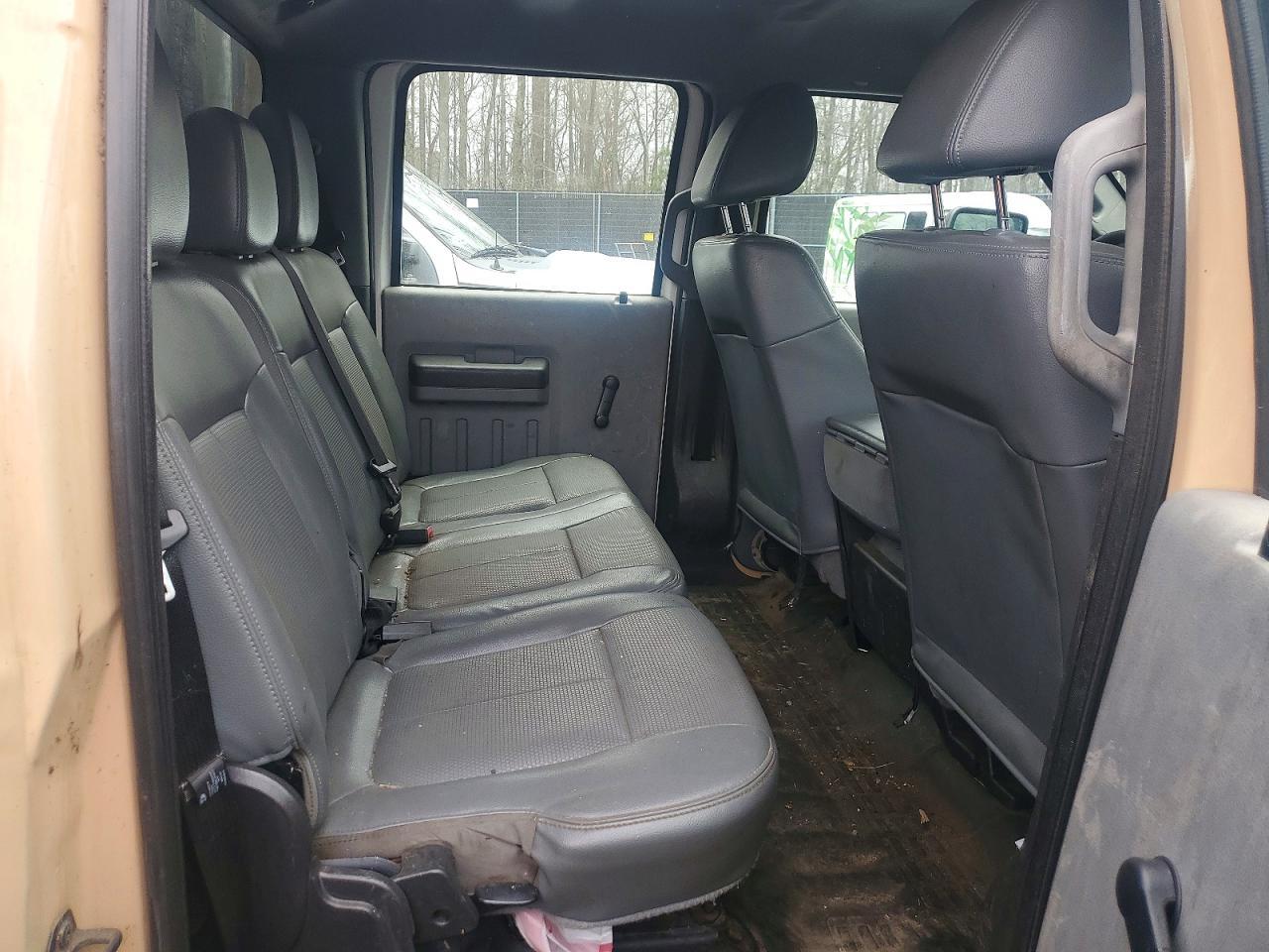 2014 Ford F450 Super Duty Flatbed Truck