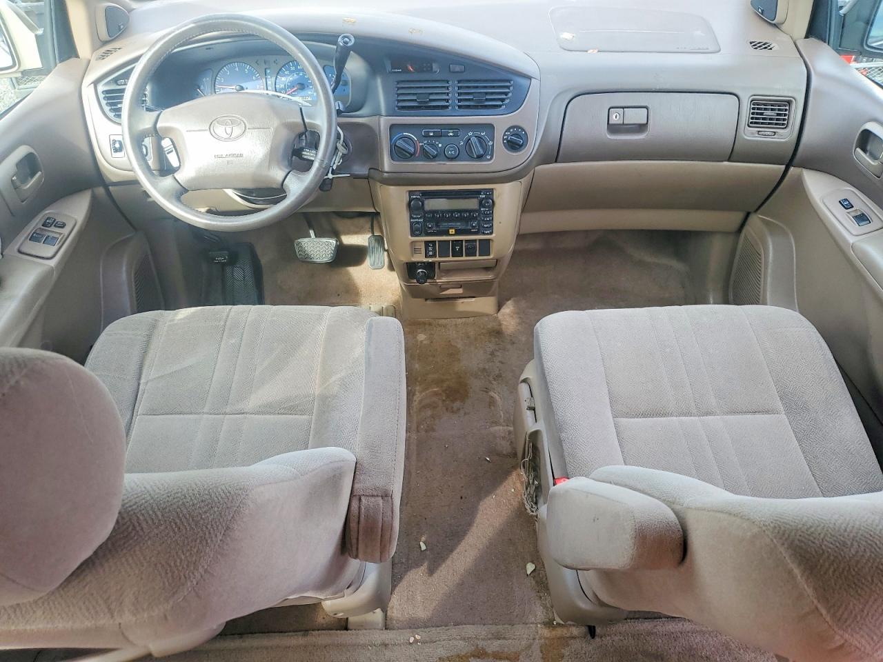 2003 Toyota Sienna le