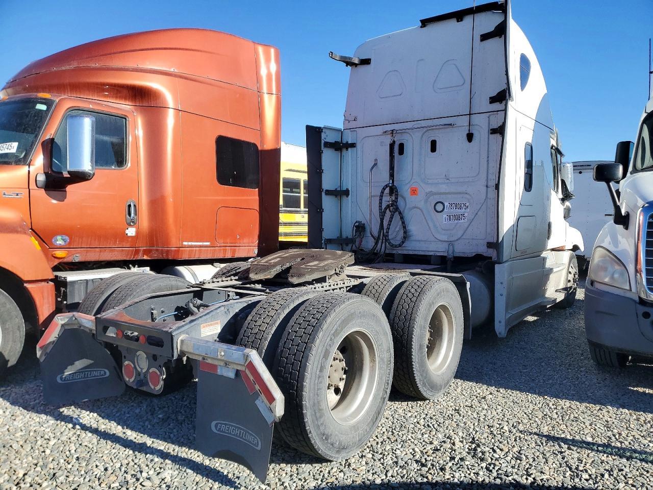 2022 Freightliner Cascadia 126 Semi Truck
