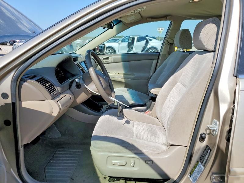 2004 Toyota Camry le