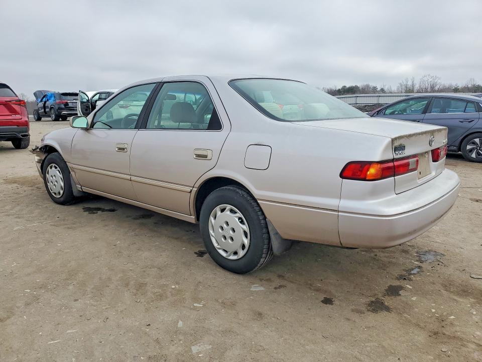 1999 Toyota Camry le