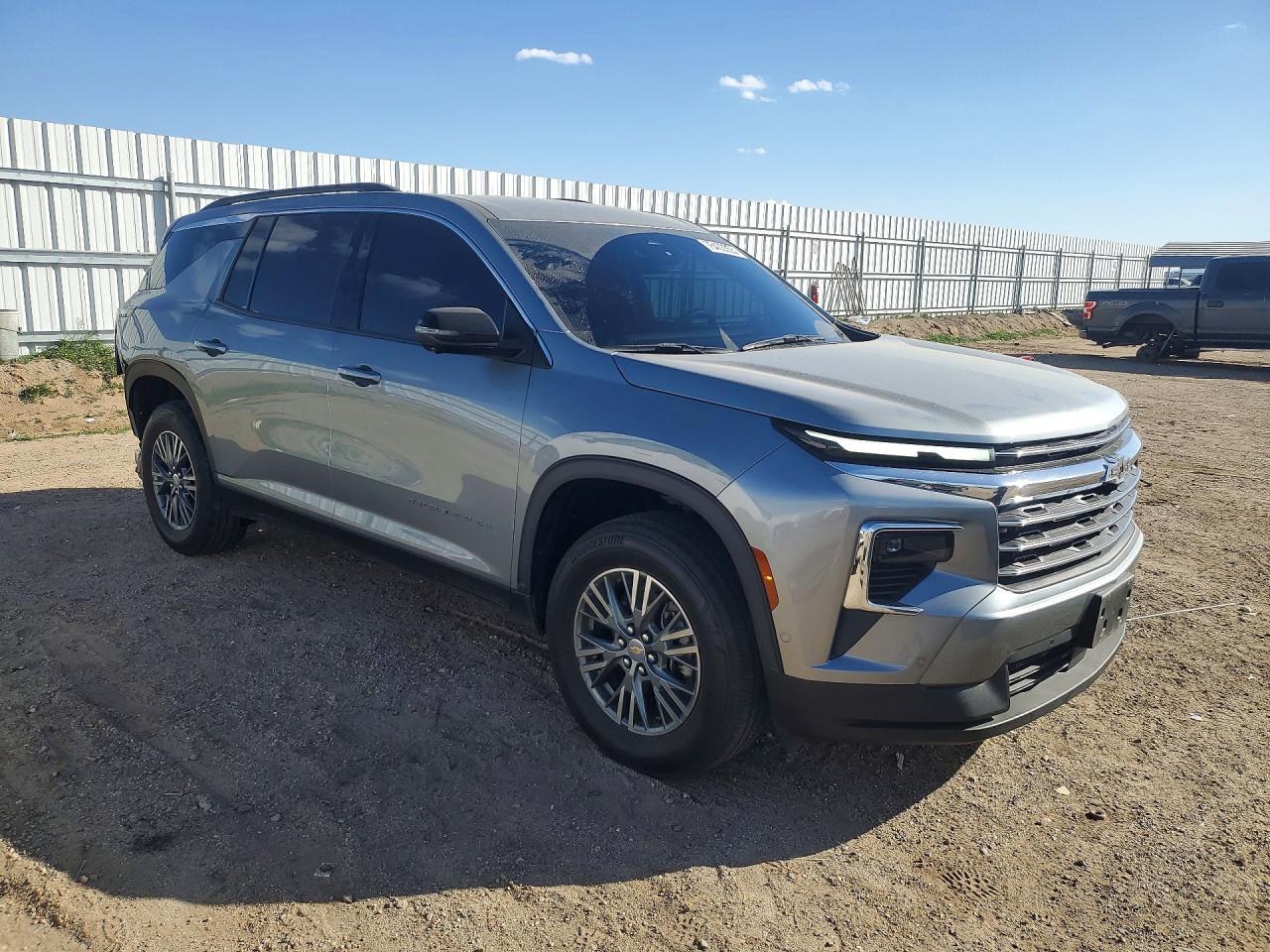 2024 Chevrolet Traverse lt