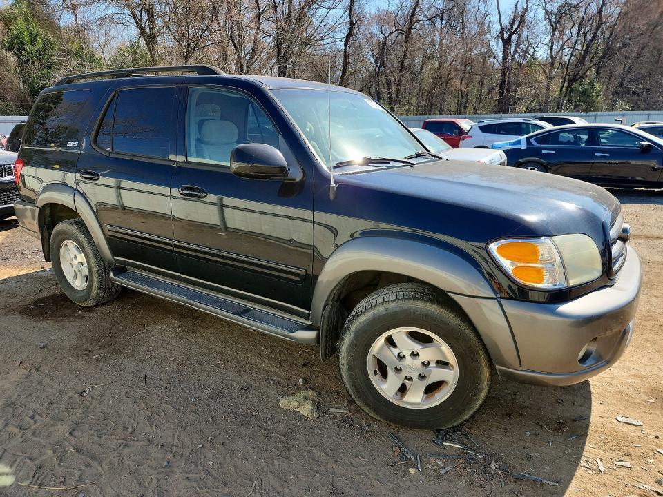 2004 Toyota Sequoia SR5