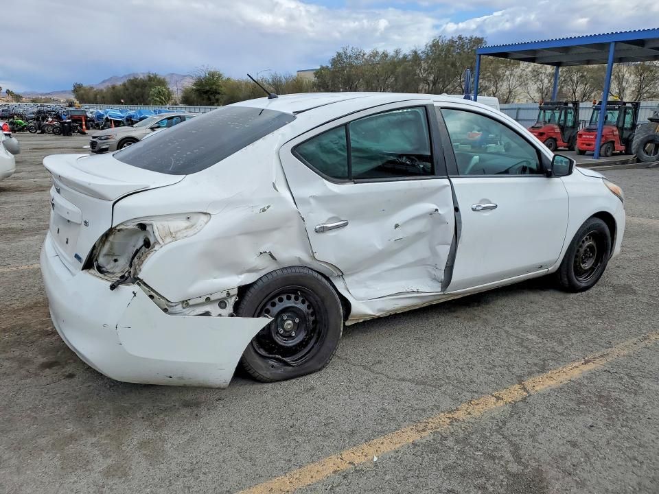 2015 Nissan Versa 1.6 sv