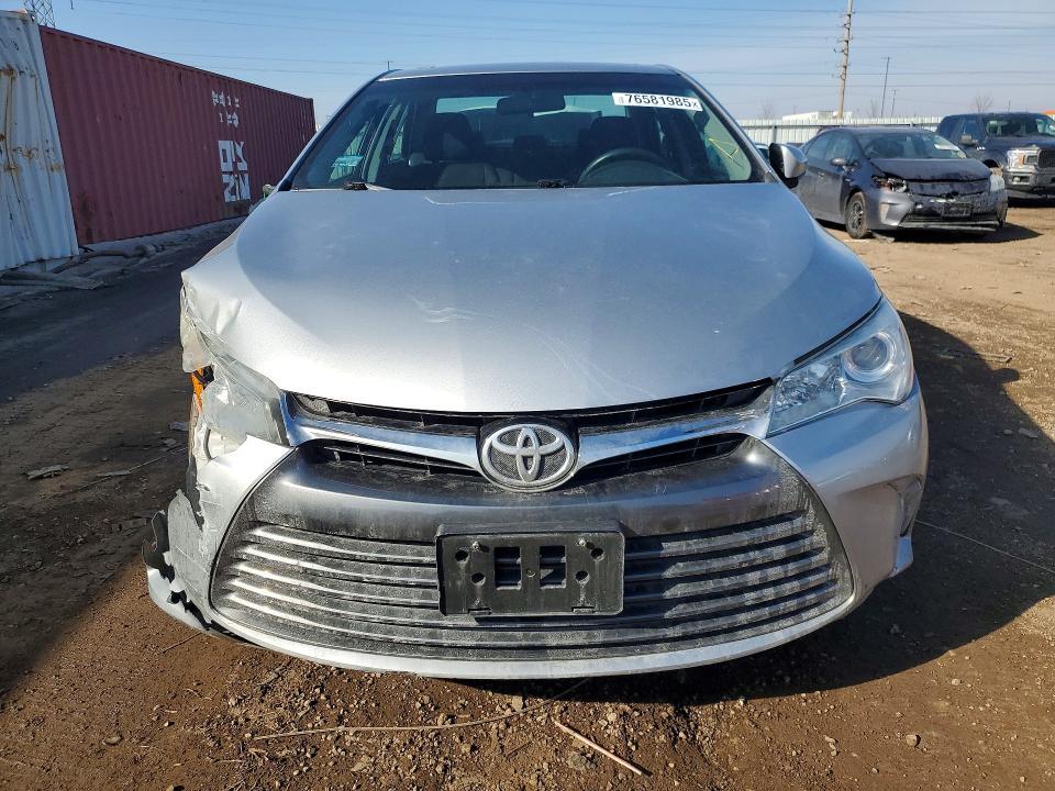 2016 Toyota Camry le