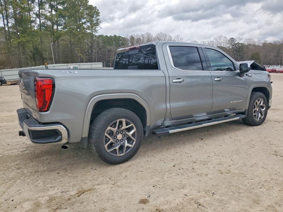 2025 GMC Sierra K1500 slt