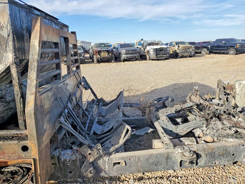 2022 Ford F350 Super Duty Flatbed Truck