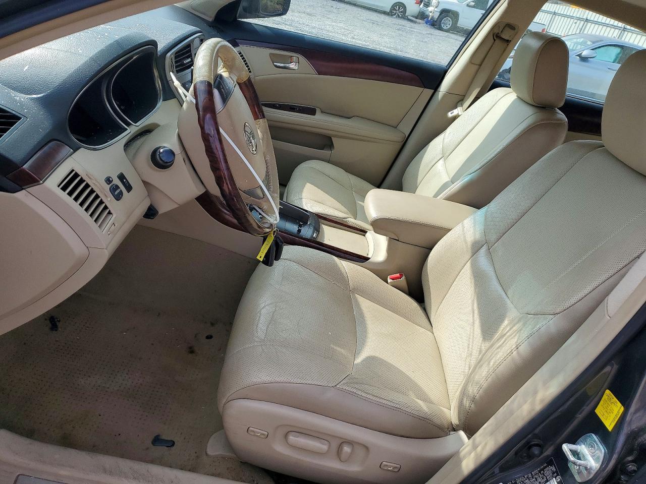 2011 Toyota Avalon Base