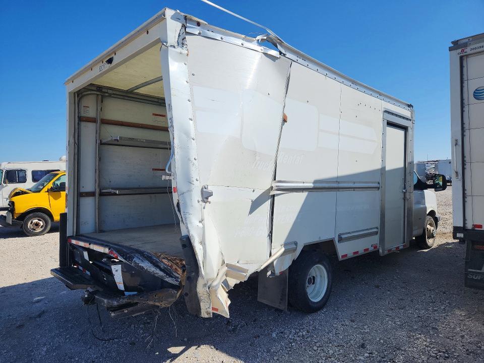 2022 GMC Savana box Truck