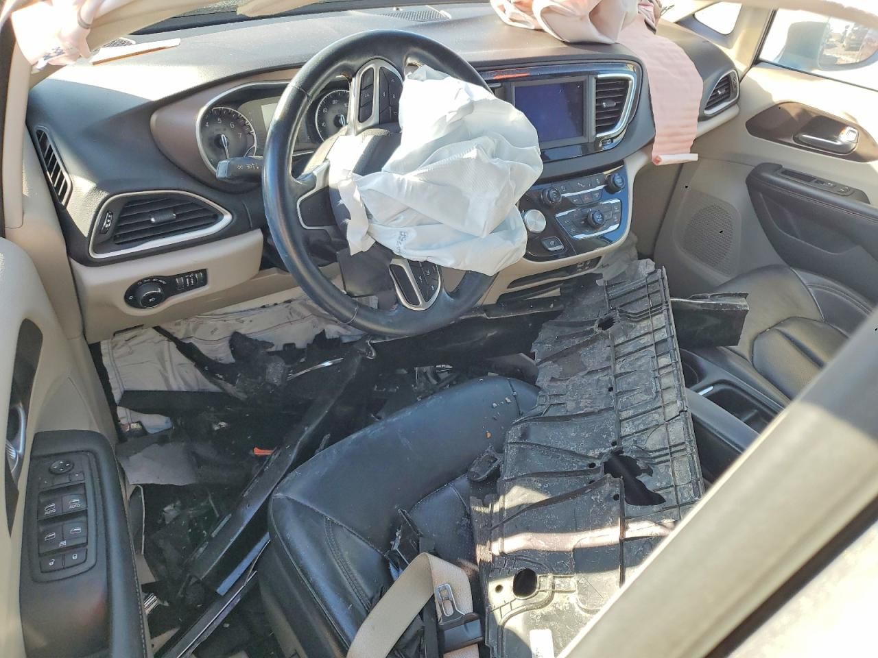 2019 Chrysler Pacifica Touring l