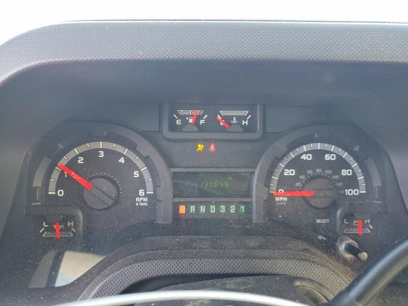 2016 Ford Econoline E350 Super Duty Cutaway Van