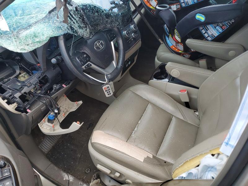 2016 Toyota Sienna xle