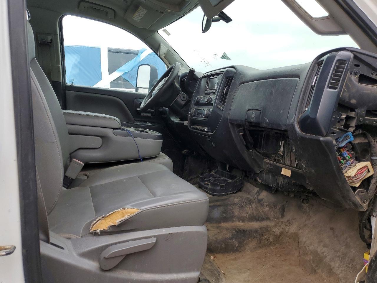 2015 GMC Sierra Flatbed Truck