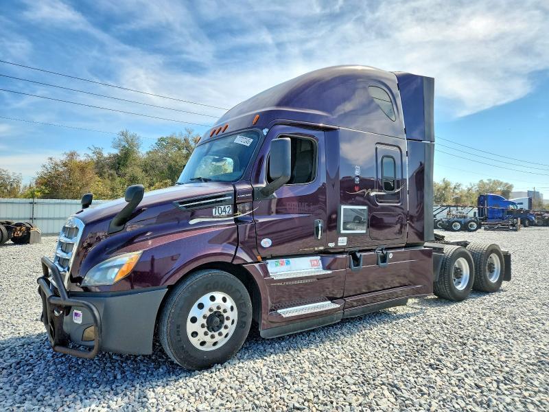 2019 Freightliner Cascadia 126