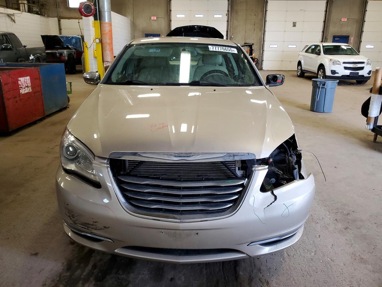 2014 Chrysler 200 Limited
