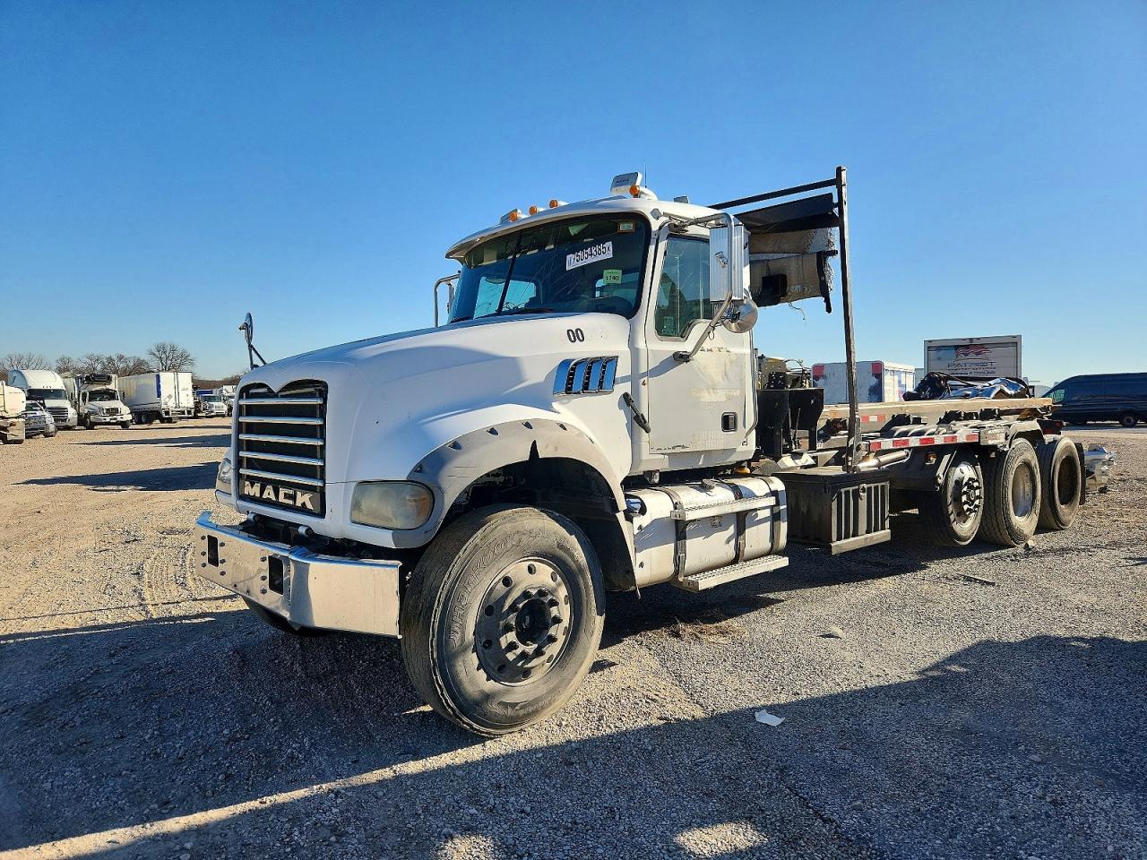2015 Mack 700 GU700