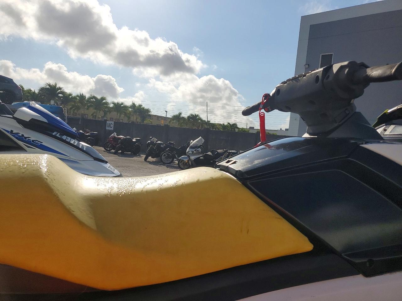 2022 YAM Jetski