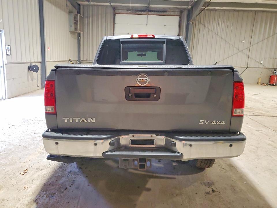 2015 Nissan Titan SV