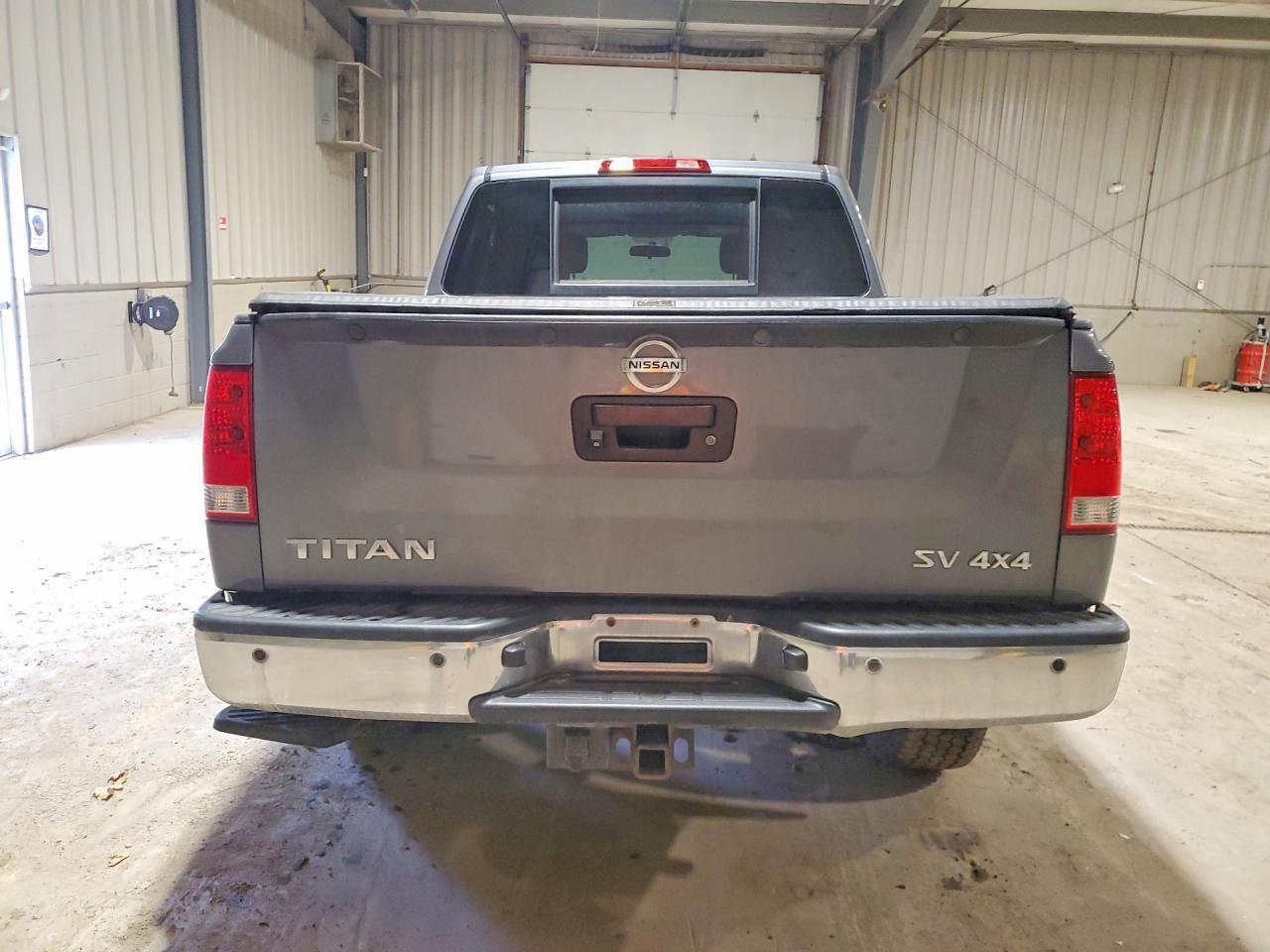 2015 Nissan Titan SV