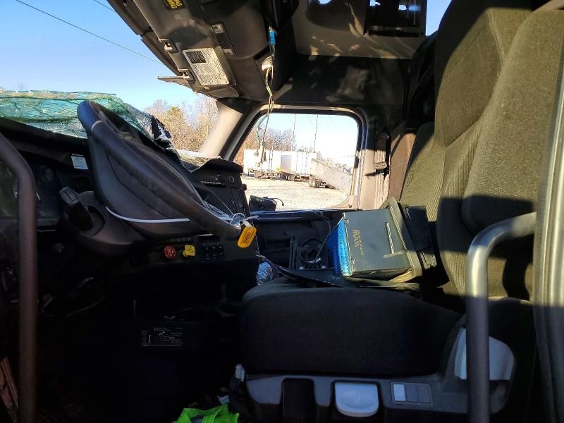 2023 Freightliner Cascadia 126 Semi Truck