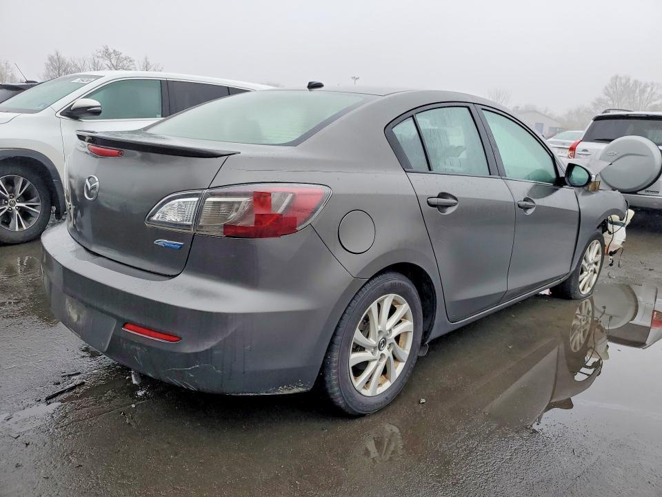 2013 Mazda 3 I