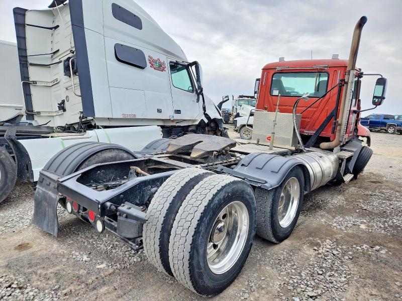 2013 Mack Cxu613 Semi Truck