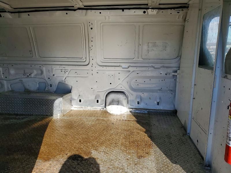 2012 Ford Econoline E250 van