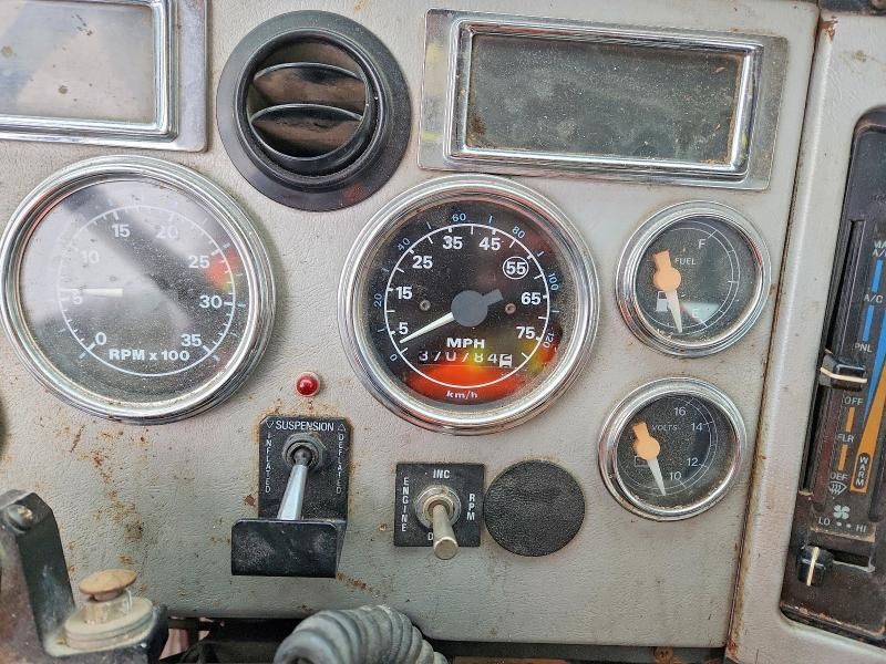 1995 Ford LTA 9000 Semi Truck