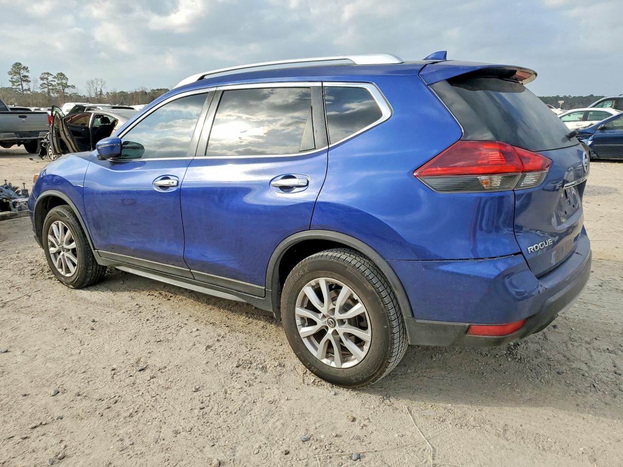 2018 Nissan Rogue sv