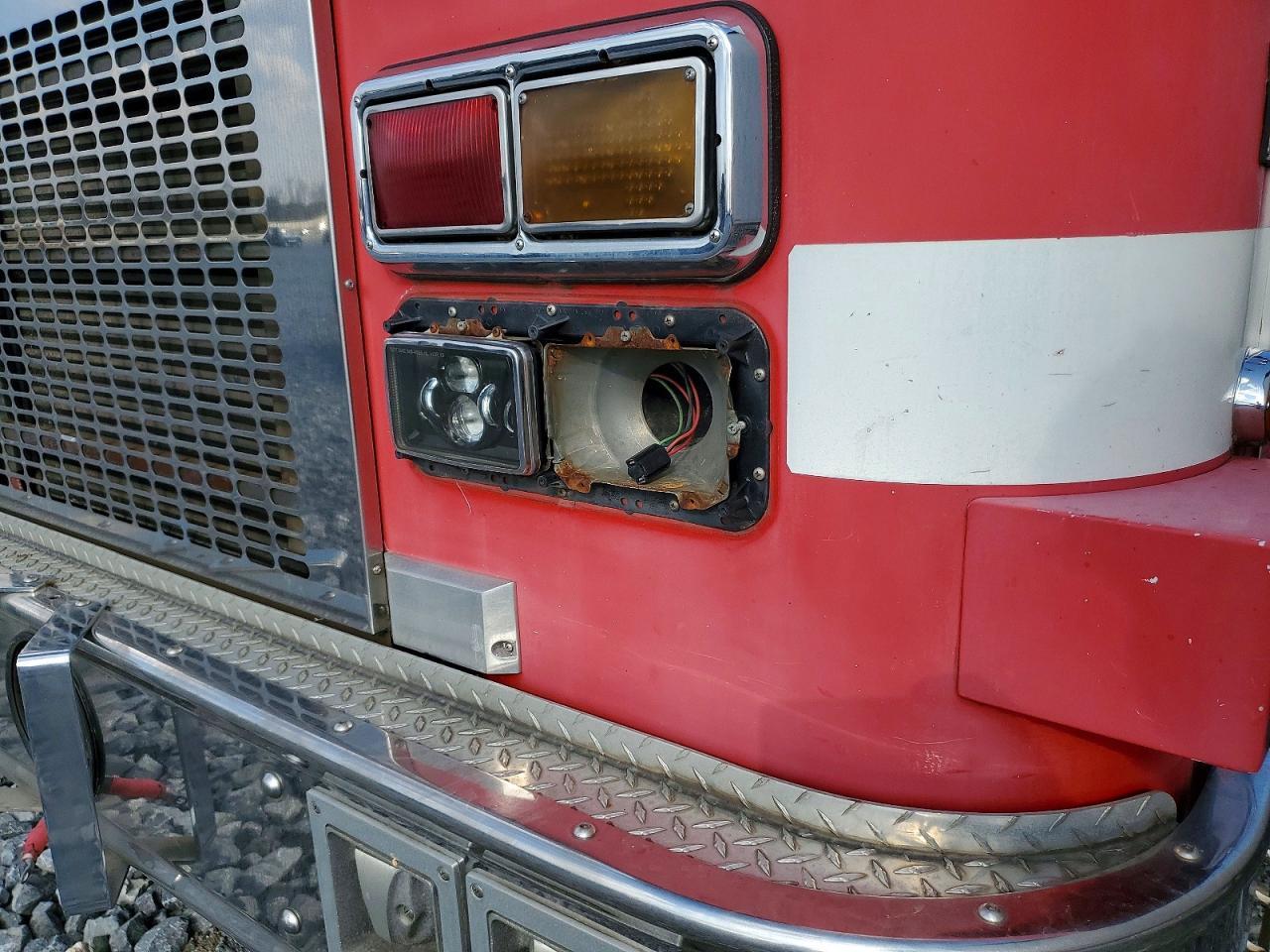 1998 Sptn Fire Truck
