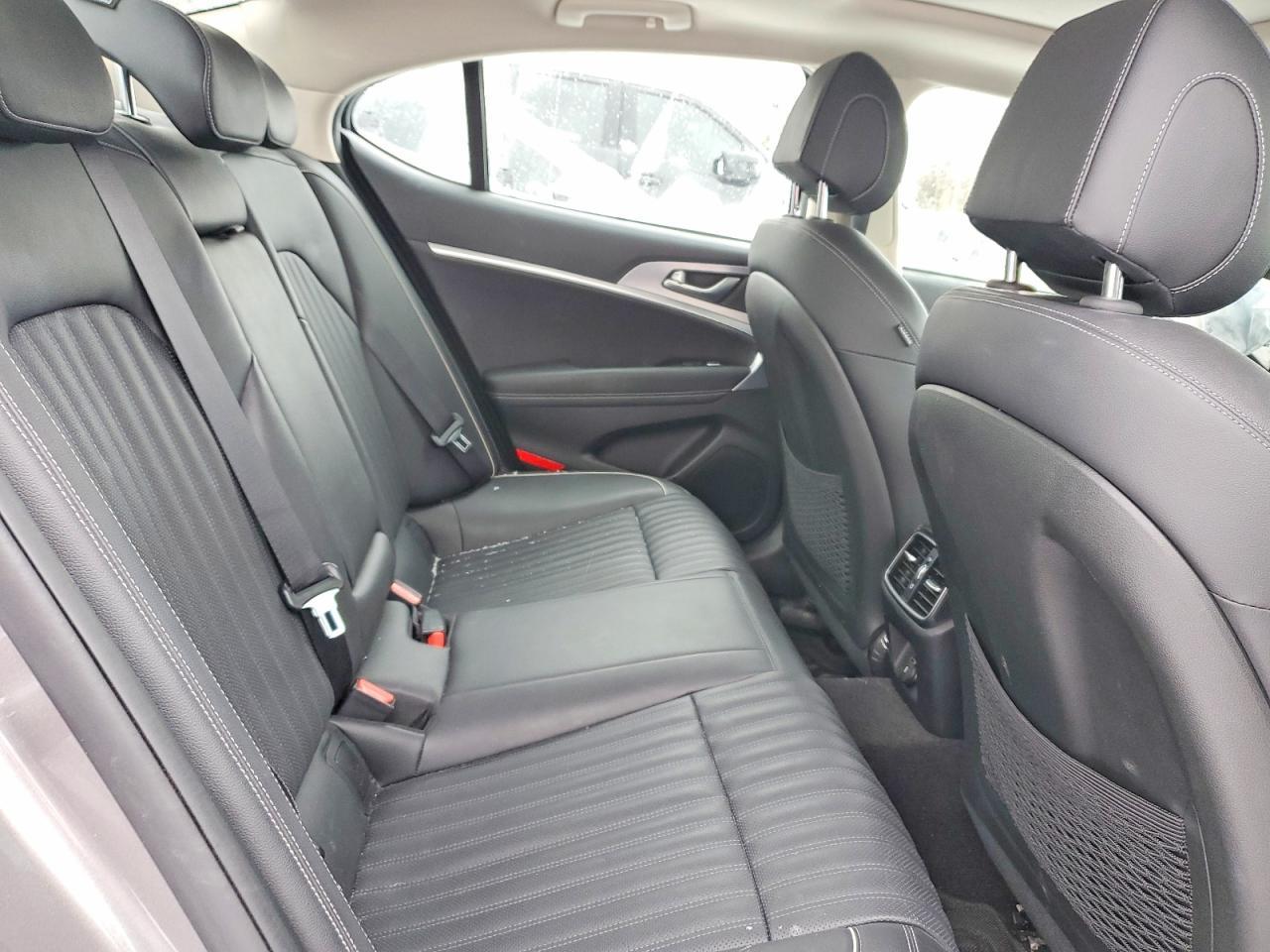 2023 Genesis G70 Base