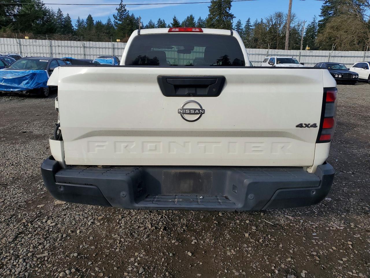 2022 Nissan Frontier S