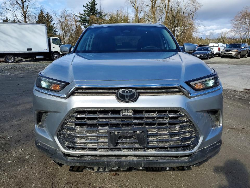 2025 Toyota Grand Highlander le