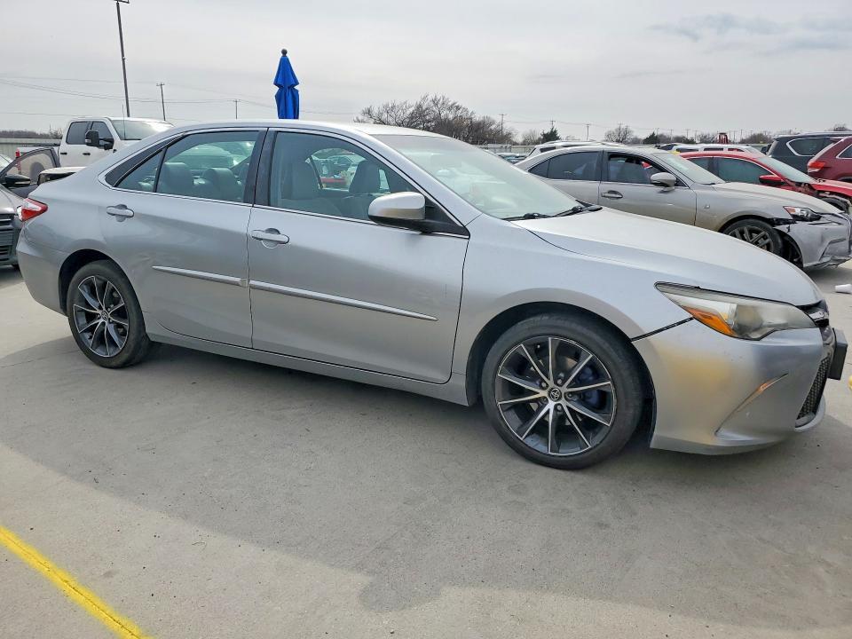 2016 Toyota Camry xse