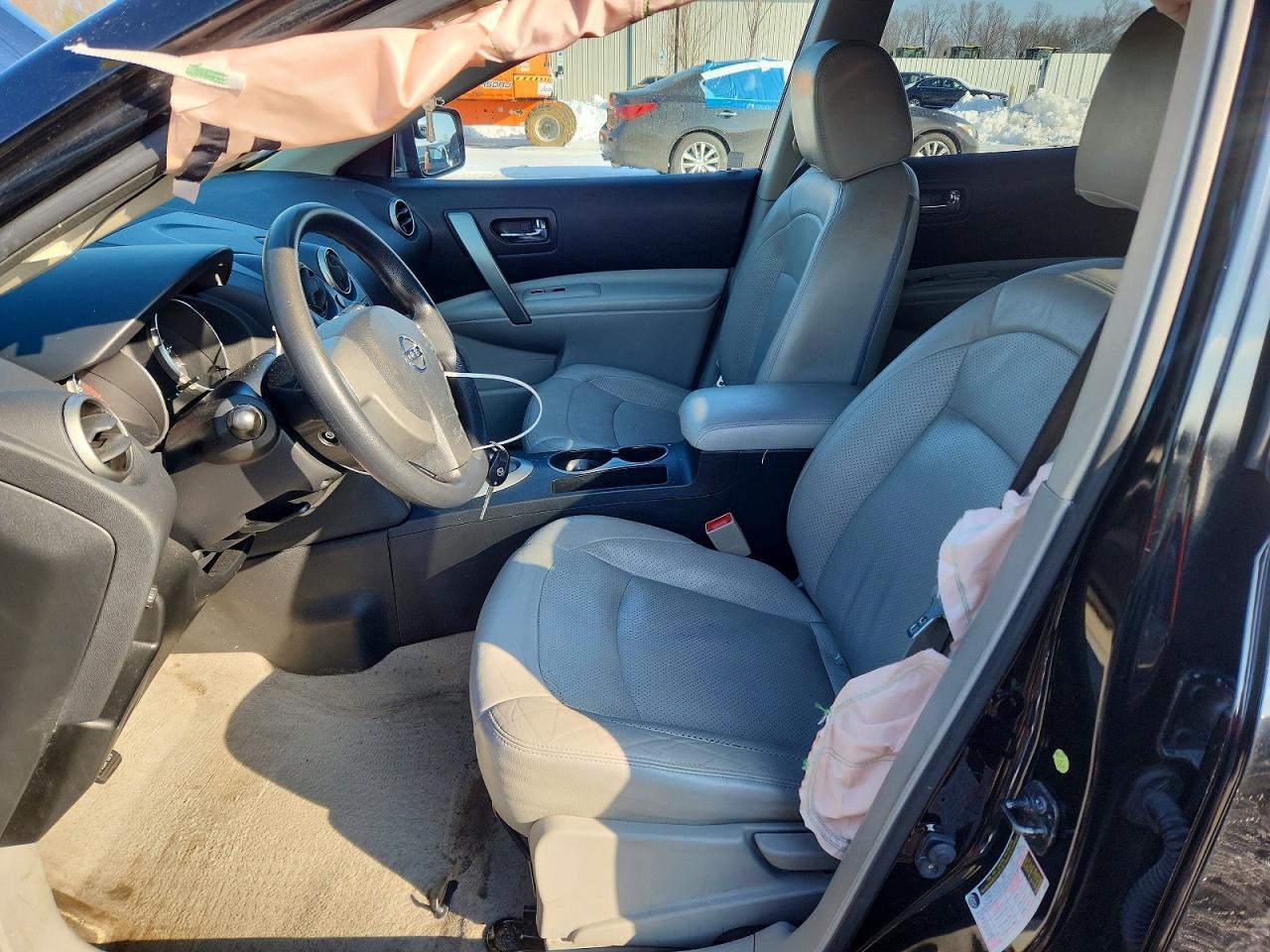2010 Nissan Rogue s