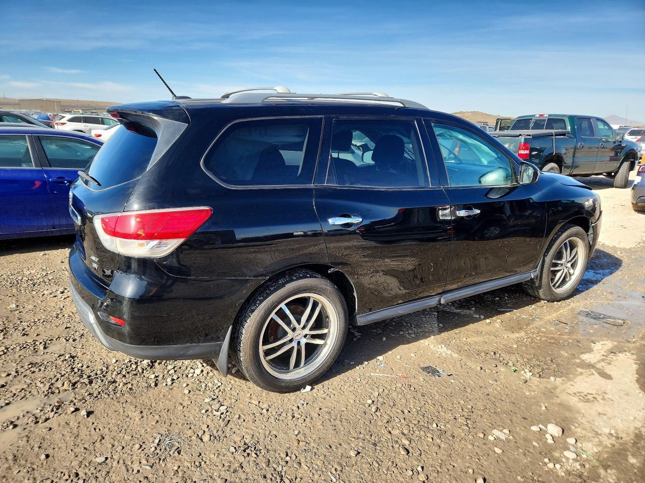 2013 Nissan Pathfinder s