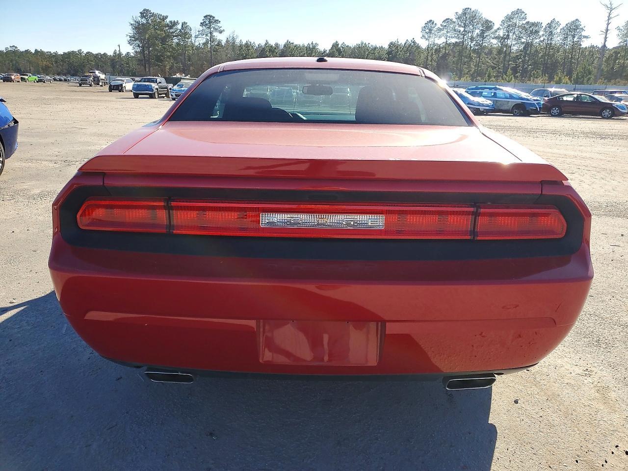 2012 Dodge Challenger sxt
