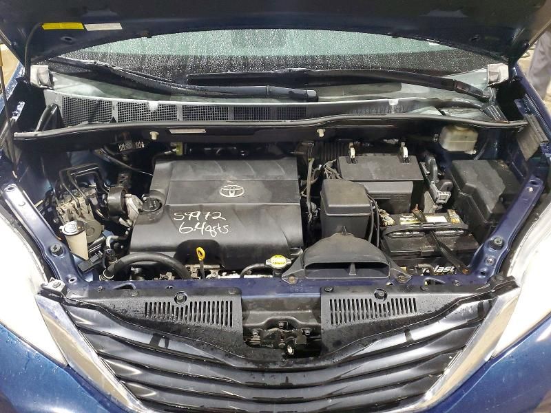 2012 Toyota Sienna le