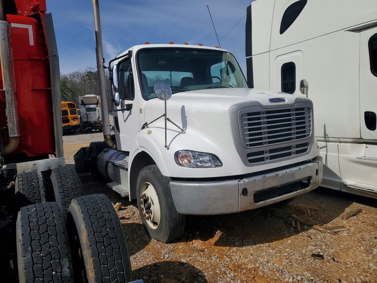 2015 Freightliner Business Class M2 Semi Truck
