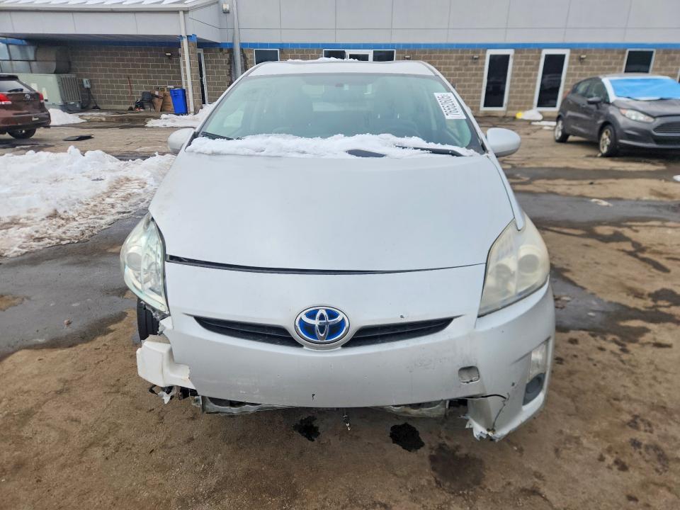 2010 Toyota Prius iii