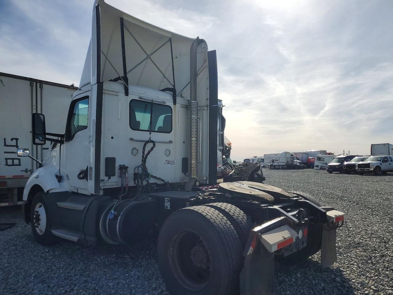 2017 Kenworth T680 Semi Truck