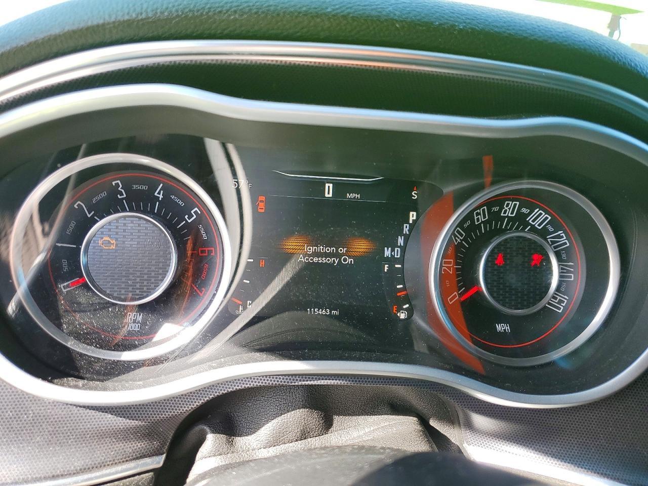 2015 Dodge Challenger sxt Plus