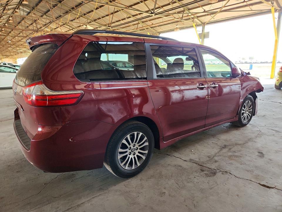2020 Toyota Sienna xle