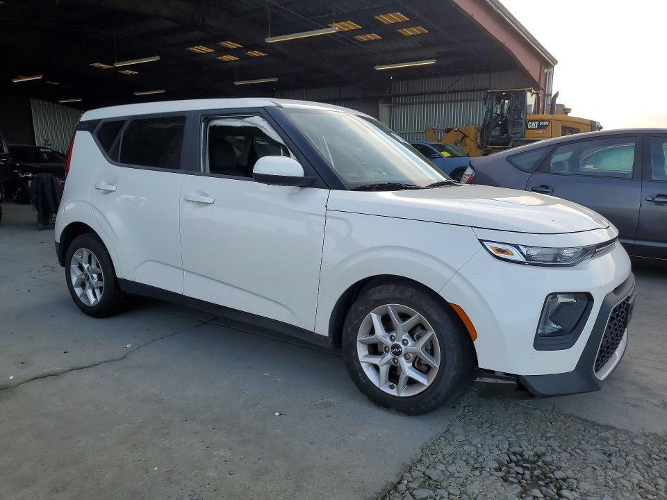 2022 KIA Soul lx