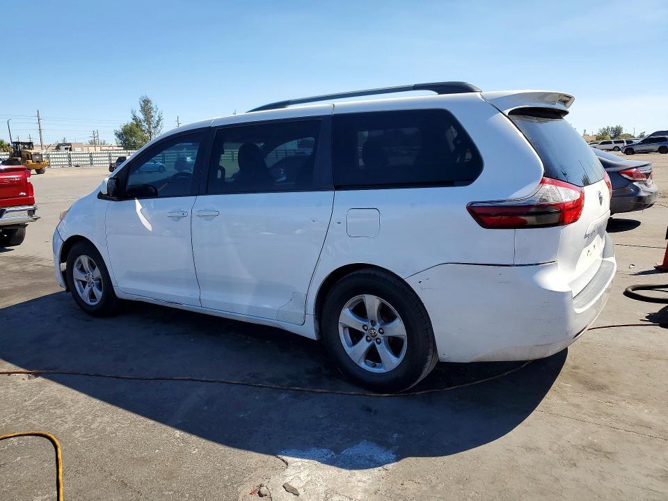 2017 Toyota Sienna le