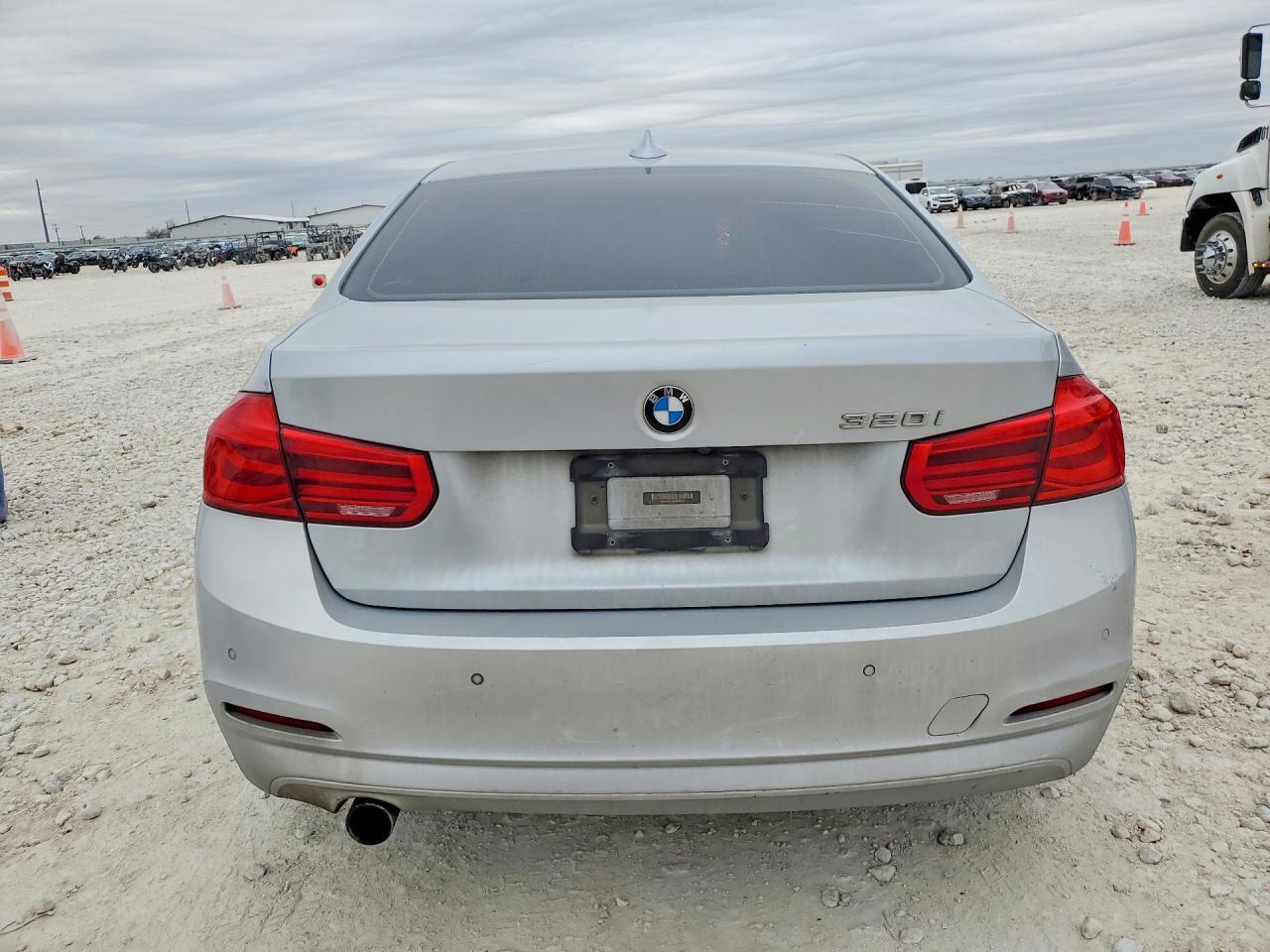 2016 BMW 320 i