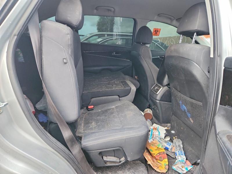 2018 KIA Sorento lx V6